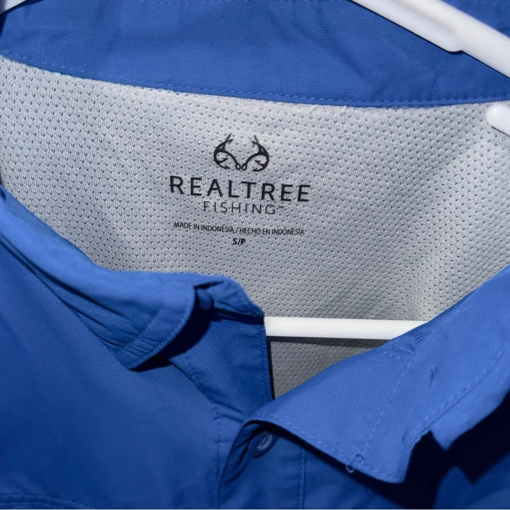 Realtree Blue Button Down Fishing Shirt - Picture 2 of 2